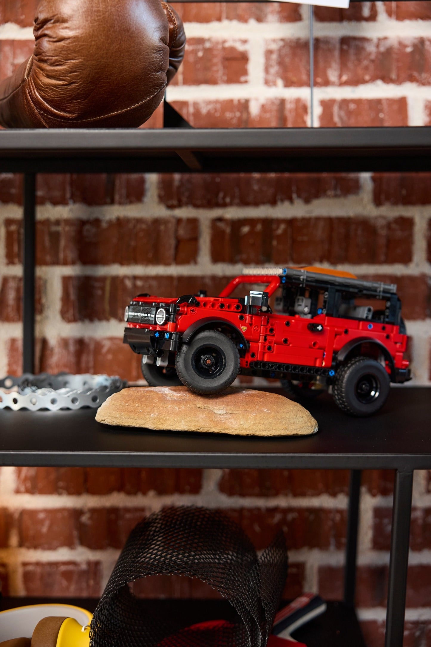 LEGO Ford Bronco SUV, 42213