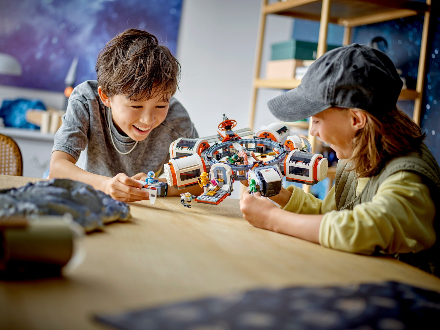 LEGO Modular Space Station, 60433