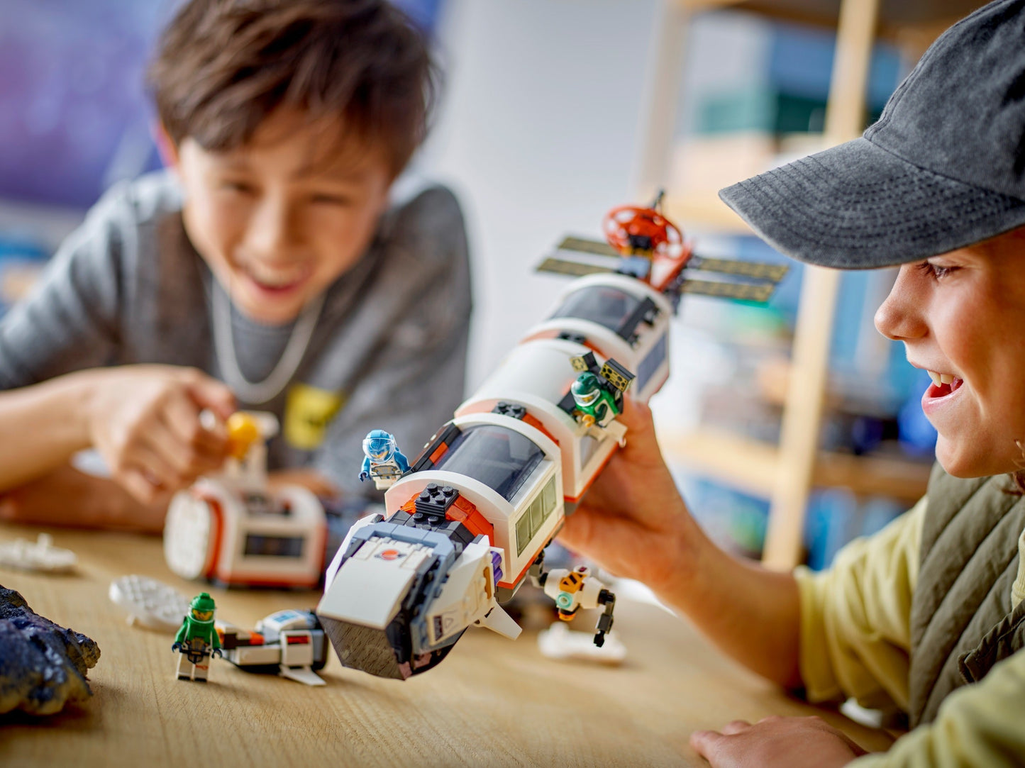 LEGO Modular Space Station, 60433