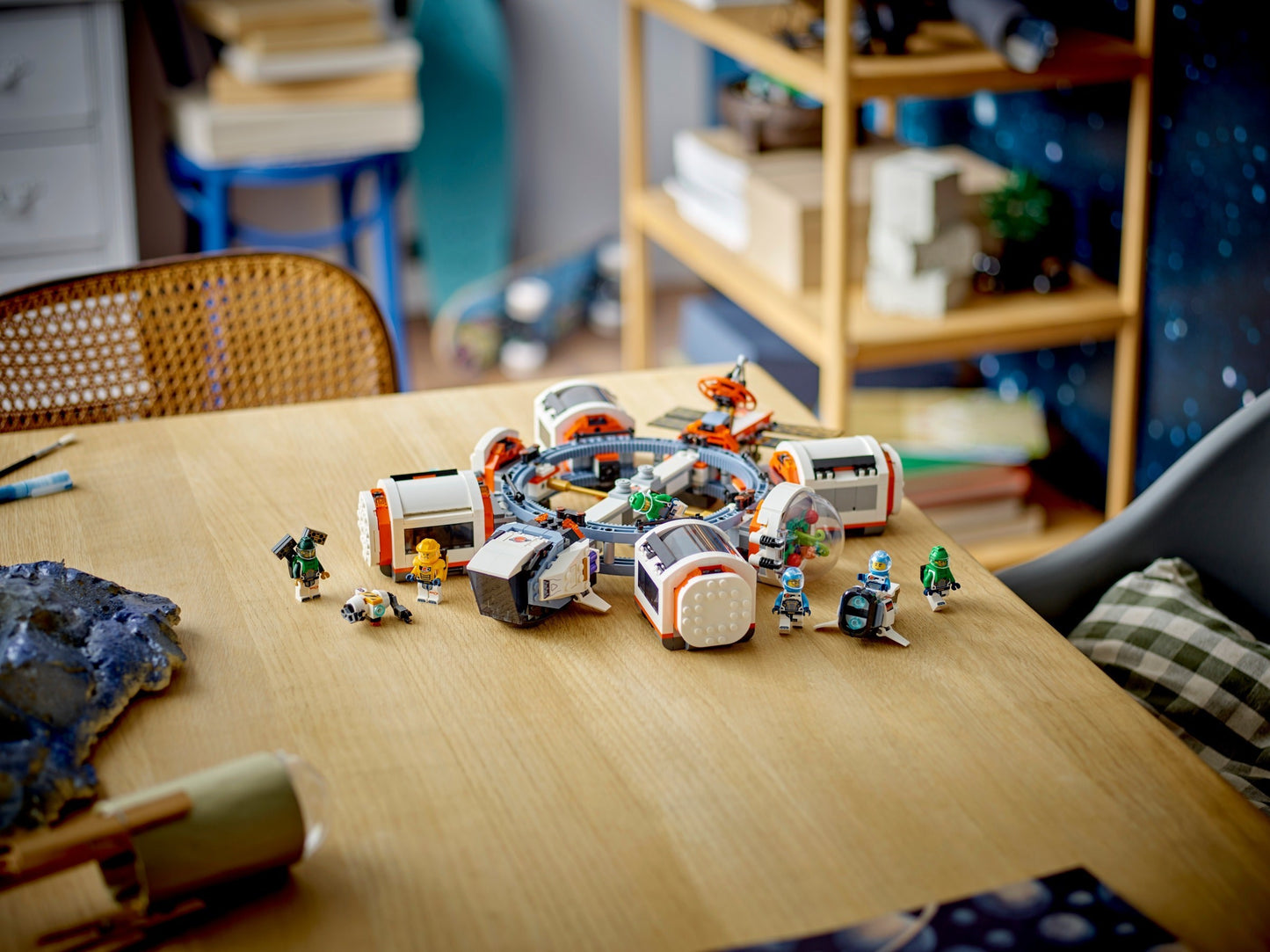 LEGO Modular Space Station, 60433