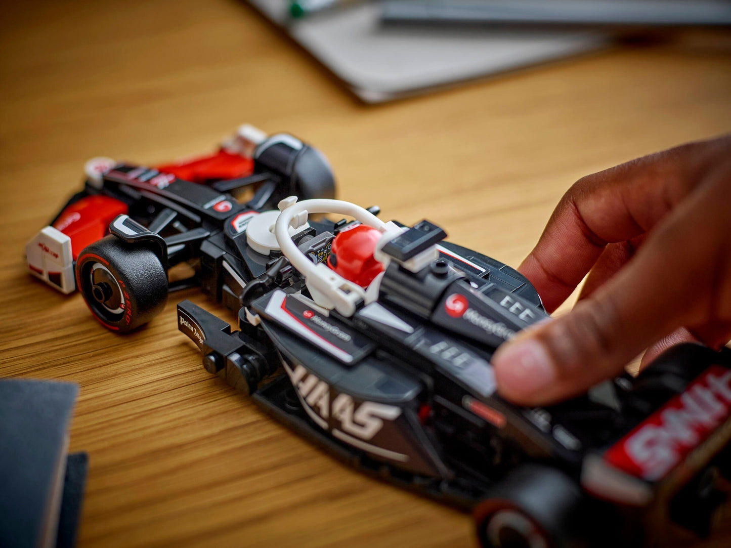 LEGO MoneyGram Haas F1 Team VF-24, 77250