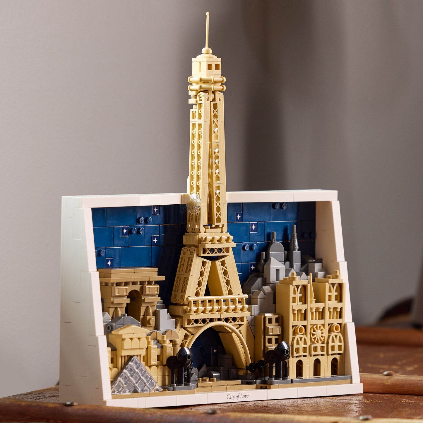 LEGO Paris- City of Love, 21064